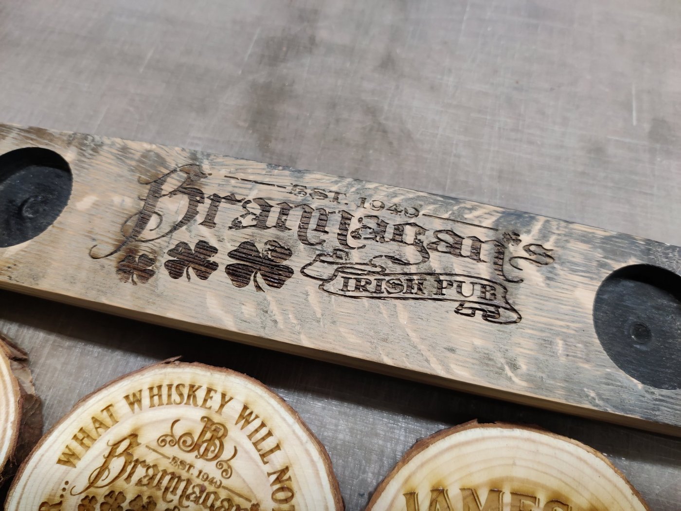 Engraved pub flight paddle — Paddle & wood-slice coasters
