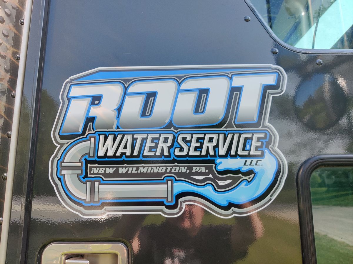 Semi door lettering — Semi door logo