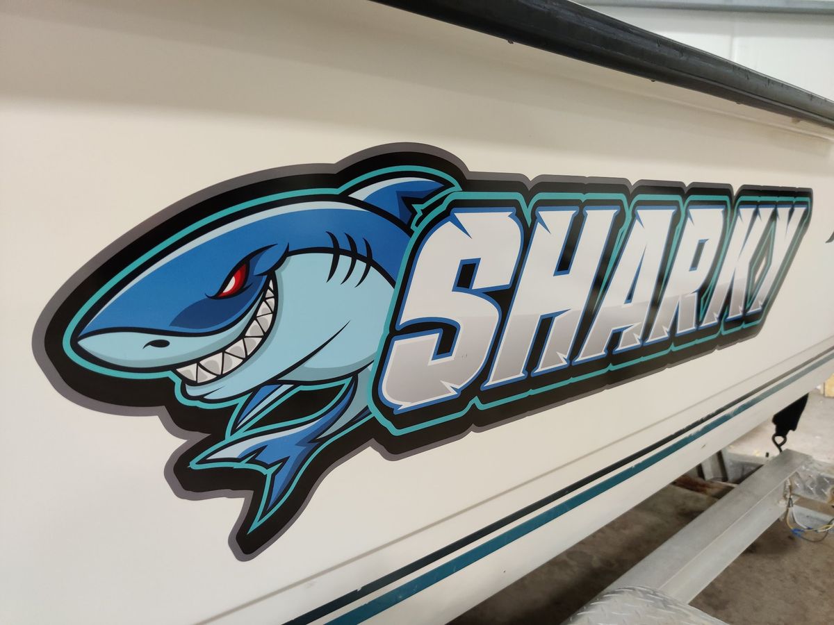 Boat lettering — Hull graphic detail